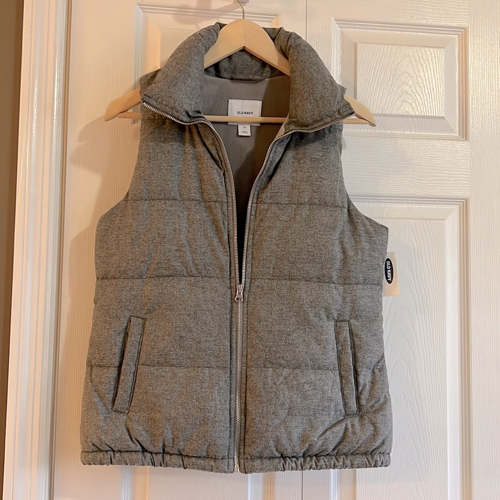 NWT Old Navy grey fleece lined puffy vest, soft brushed fabric